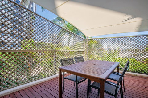 Tiki Hotel Apartments Surfers Paradise - Kawana Tourism 10