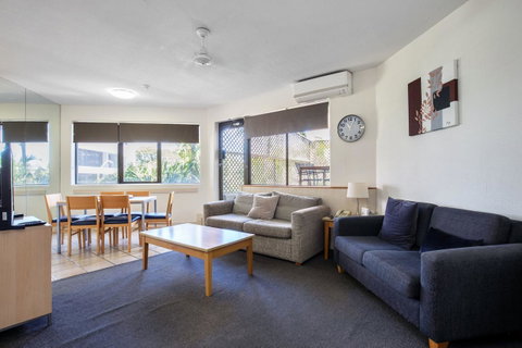 Tiki Hotel Apartments Surfers Paradise - Kawana Tourism 3