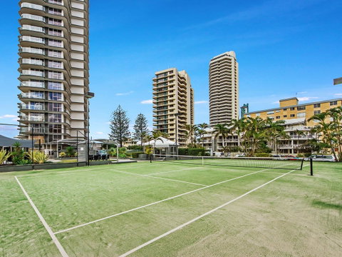 Sunbird Beach Resort Main Beach - Kawana Tourism 41