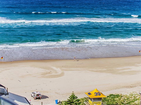 Sunbird Beach Resort Main Beach - Kawana Tourism 22