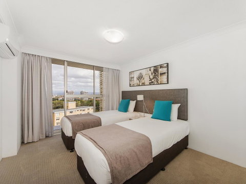 Sunbird Beach Resort Main Beach - Kawana Tourism 28