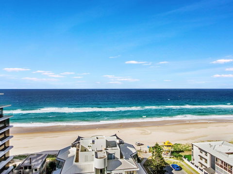 Sunbird Beach Resort Main Beach - Kawana Tourism 14