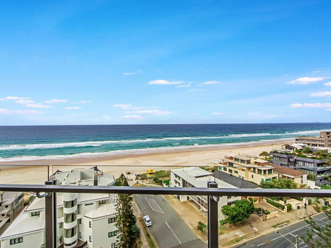 Sunbird Beach Resort Main Beach - Kawana Tourism 3