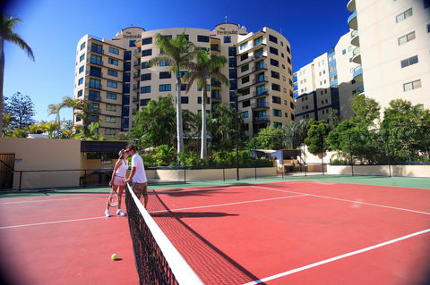 Peninsular Beachfront Resort - Kawana Tourism 38