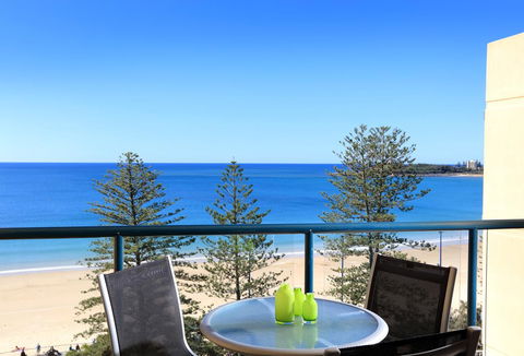 Peninsular Beachfront Resort - Kawana Tourism 22