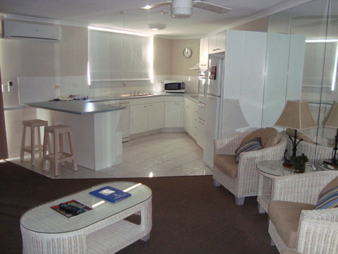 Grosvenor Beachfront Apartments Surfers Paradise - Kawana Tourism 14