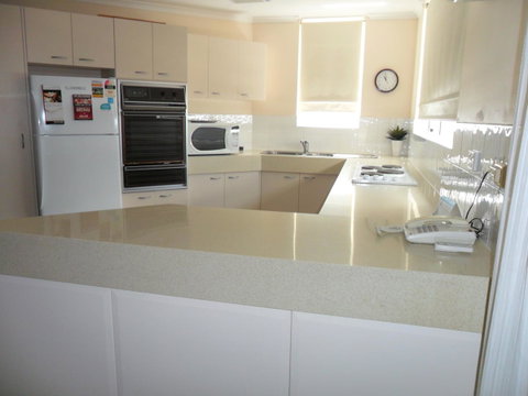 Grosvenor Beachfront Apartments Surfers Paradise - Kawana Tourism 15