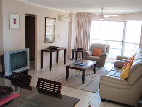 Grosvenor Beachfront Apartments Surfers Paradise - Kawana Tourism 21