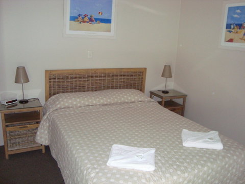 Grosvenor Beachfront Apartments Surfers Paradise - Kawana Tourism 13