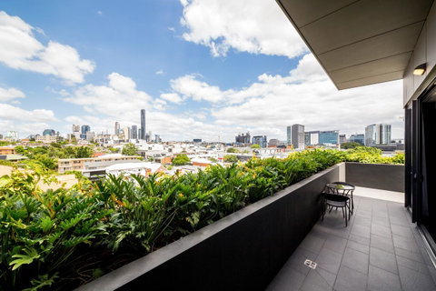 Sage Hotel James Street - Kawana Tourism 15