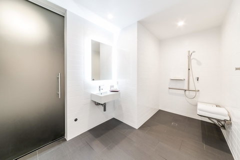 Sage Hotel James Street - Kawana Tourism 11