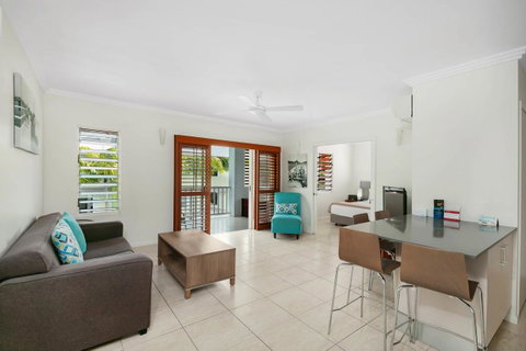 Mantra Aqueous On Port - Kawana Tourism 15