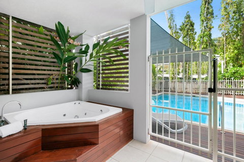 Mantra Aqueous On Port - Kawana Tourism 13