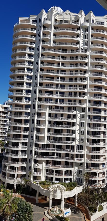 APR Private SUITES MOROC By The Beach - Kawana Tourism 8