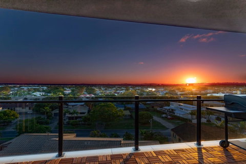 Sunset Retreat Mooloolaba - Kawana Tourism 17
