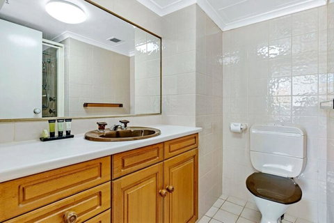 ULTIQA Beach Haven On Broadbeach - Kawana Tourism 38