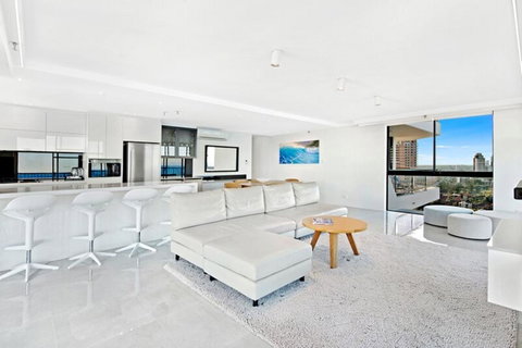 ULTIQA Beach Haven On Broadbeach - Kawana Tourism 3