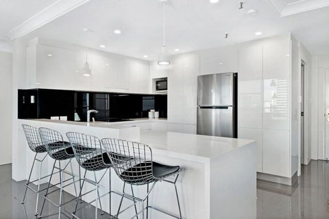 ULTIQA Beach Haven On Broadbeach - Kawana Tourism 9