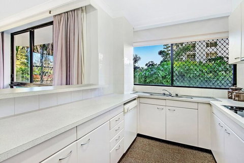 ULTIQA Beach Haven On Broadbeach - Kawana Tourism 36