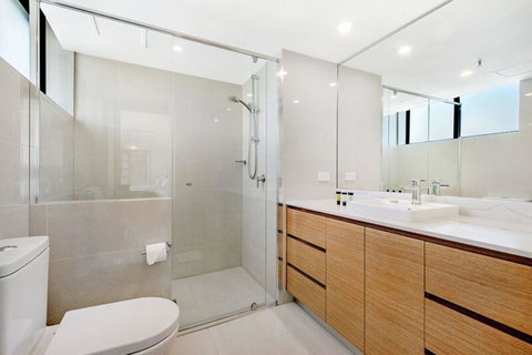 ULTIQA Beach Haven On Broadbeach - Kawana Tourism 24