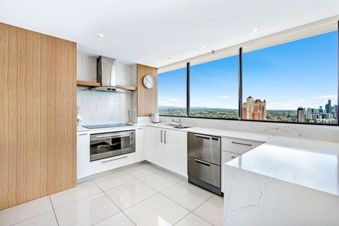 ULTIQA Beach Haven On Broadbeach - Kawana Tourism 15