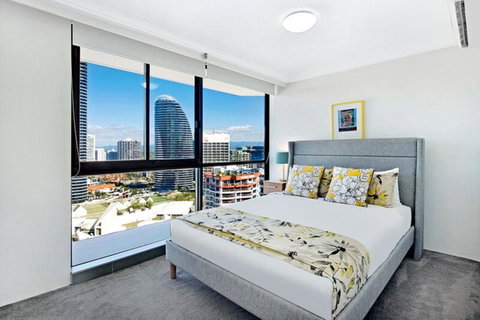 ULTIQA Beach Haven On Broadbeach - Kawana Tourism 7