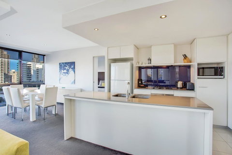 Mantra Circle On Cavill - Kawana Tourism 19