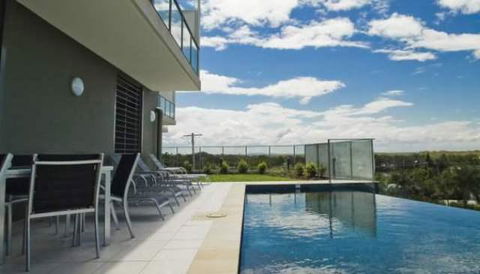 Rainbow Sea Resort - Kawana Tourism 13