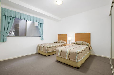 Rainbow Sea Resort - Kawana Tourism 3