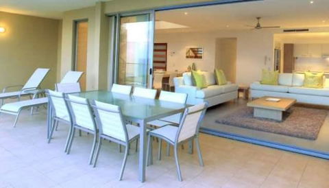 Rainbow Sea Resort - Kawana Tourism 18