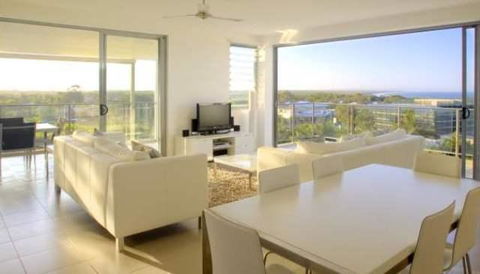 Rainbow Sea Resort - Kawana Tourism 16