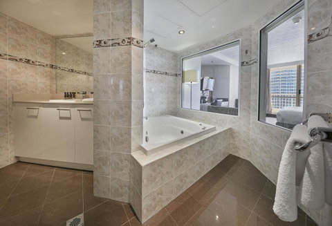 Novotel Surfers Paradise - Kawana Tourism 10