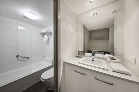 Novotel Surfers Paradise - Kawana Tourism 19