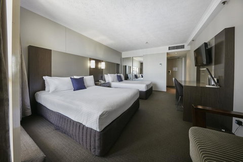 Novotel Surfers Paradise - Kawana Tourism 11