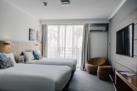 Novotel Cairns Oasis Resort - Kawana Tourism 3