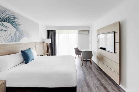Novotel Cairns Oasis Resort - Kawana Tourism 6