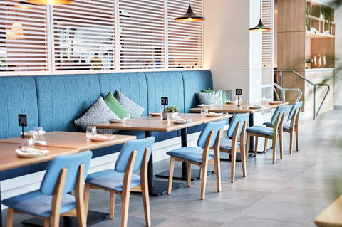 Novotel Cairns Oasis Resort - Kawana Tourism 7
