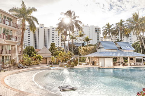 Novotel Cairns Oasis Resort - Kawana Tourism 1