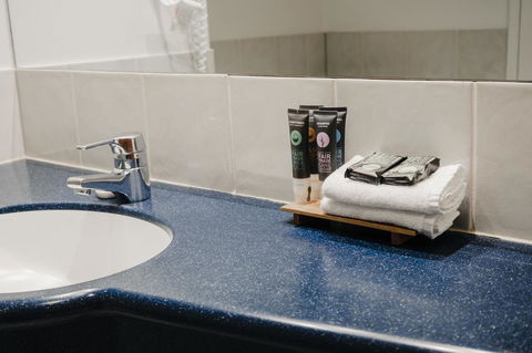 Novotel Cairns Oasis Resort - Kawana Tourism 24