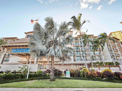 Novotel Cairns Oasis Resort - Kawana Tourism 43