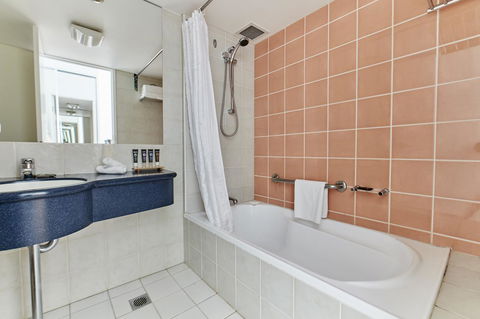 Novotel Cairns Oasis Resort - Kawana Tourism 2
