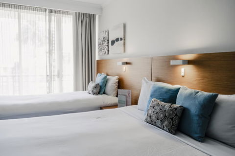 Novotel Cairns Oasis Resort - Kawana Tourism 23