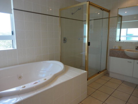 Aquarius Resort - Kawana Tourism 29