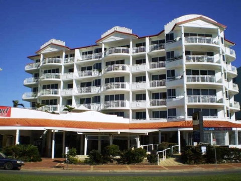 Aquarius Resort - Kawana Tourism 11