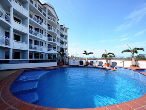 Aquarius Resort - Kawana Tourism 0
