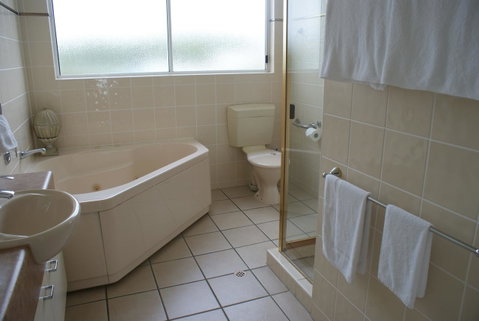 Aquarius Resort - Kawana Tourism 1
