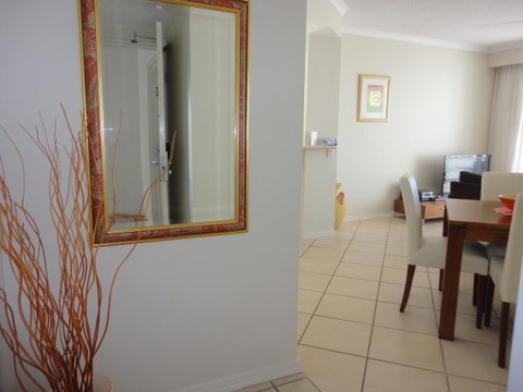 Aquarius Resort - Kawana Tourism 27