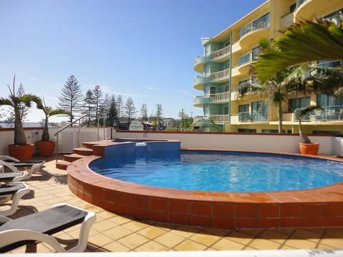 Aquarius Resort - Kawana Tourism 12