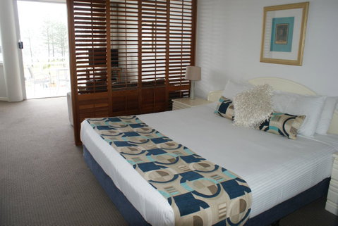 Aquarius Resort - Kawana Tourism 9