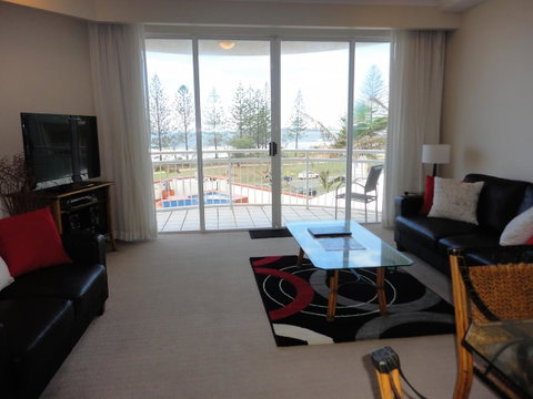 Aquarius Resort - Kawana Tourism 23